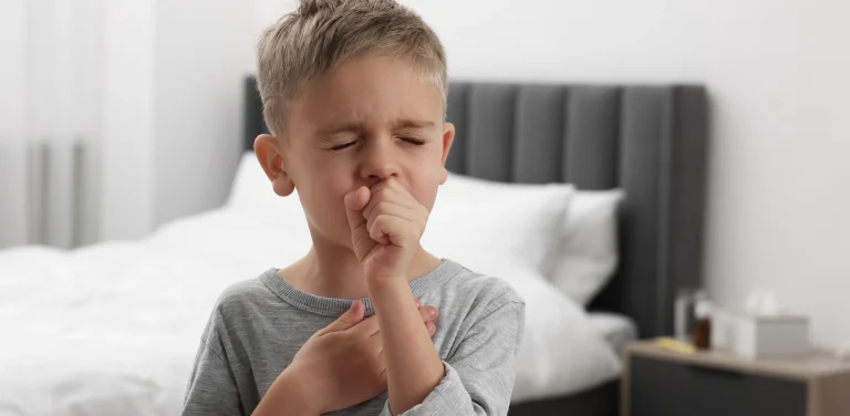 Suchy, męczący kaszel u dziecka – jak sobie z nim radzić?